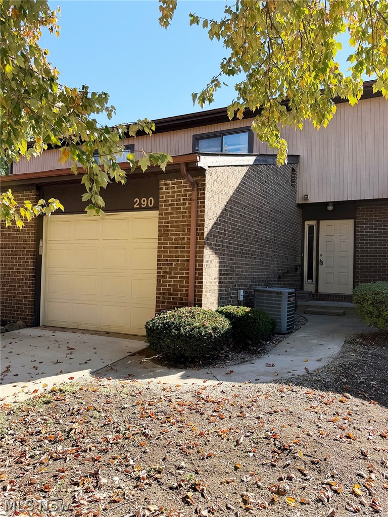 290 Stone Arch Drive Akron OH 44307