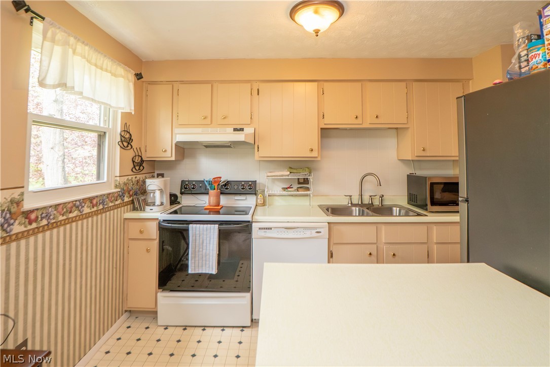 1744 Oak Trail Street NE Massillon OH 44646