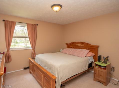 1744 Oak Trail Street NE Massillon OH 44646