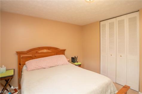 1744 Oak Trail Street NE Massillon OH 44646