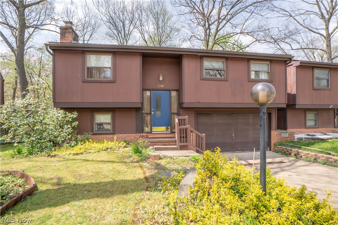 1744 Oak Trail Street NE Massillon OH 44646