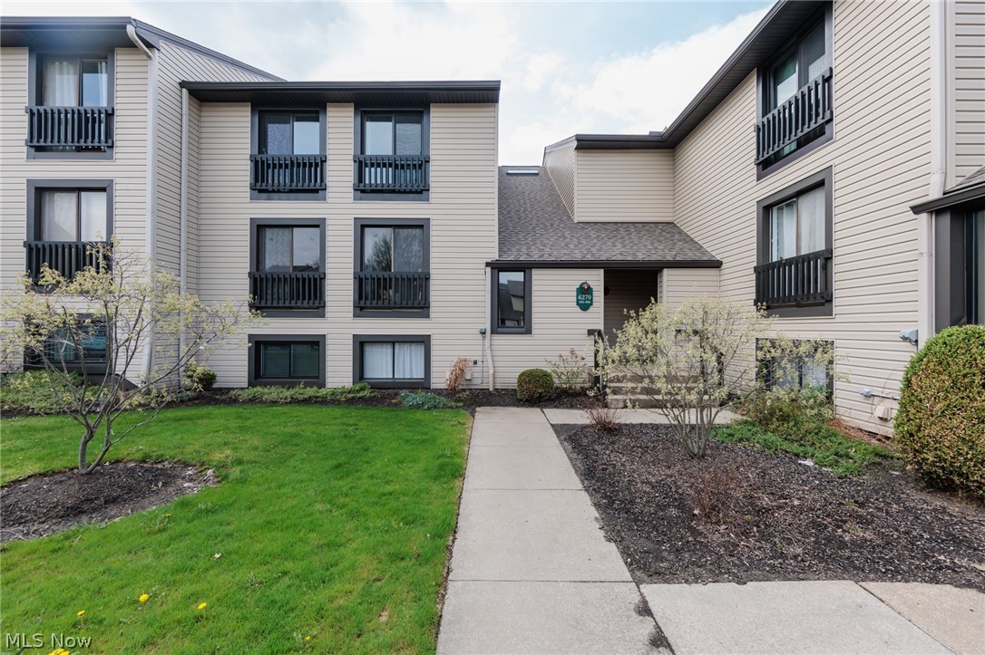 6270 Greenwood Parkway Sagamore Hills OH 44067