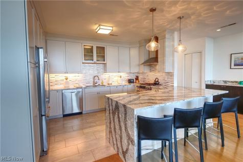 701 W Lakeside Avenue Cleveland OH 44113