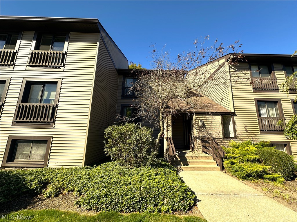1105 Canyon View Road Sagamore Hills OH 44067