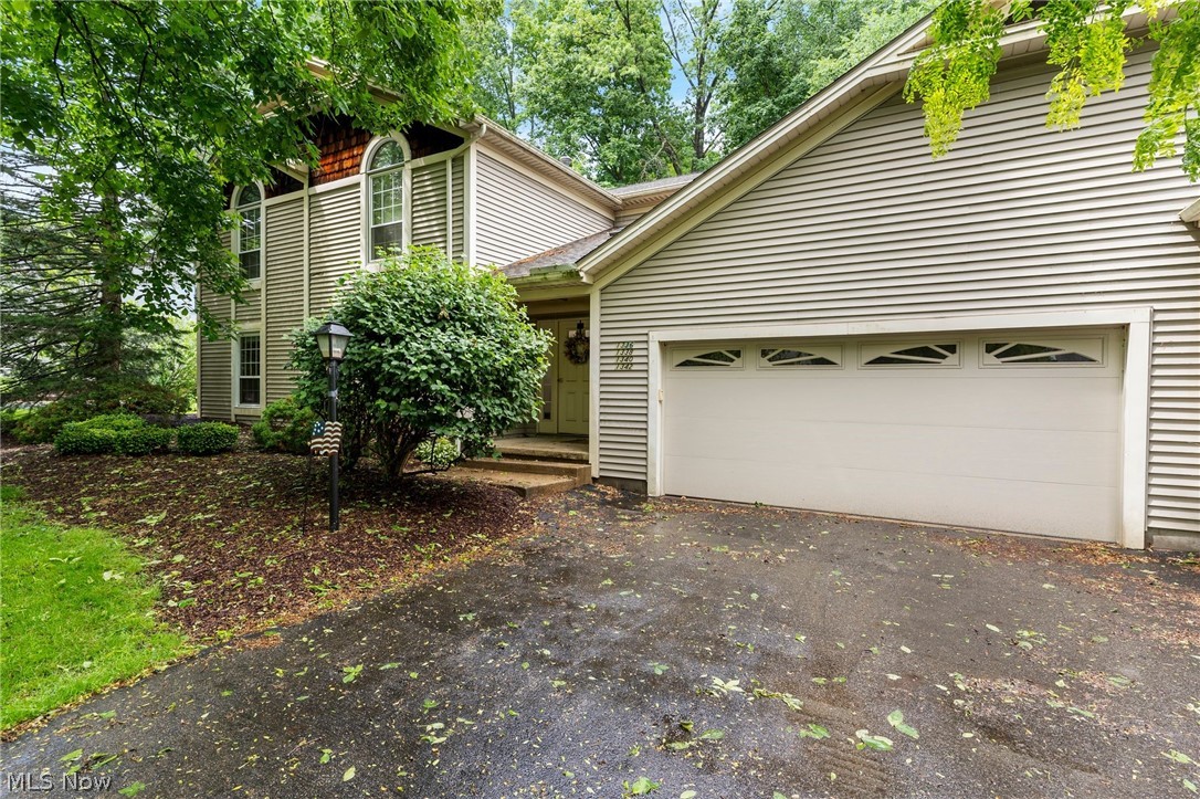 1338 Fox Run Drive Youngstown OH 44512