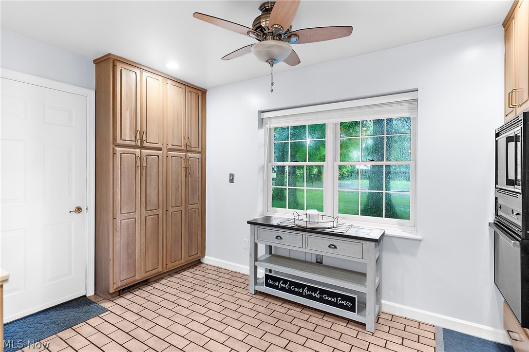 1338 Fox Run Drive Youngstown OH 44512
