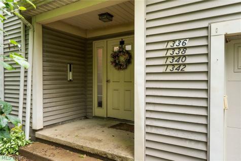 1338 Fox Run Drive Youngstown OH 44512