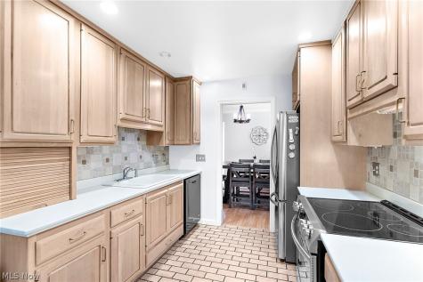 1338 Fox Run Drive Youngstown OH 44512