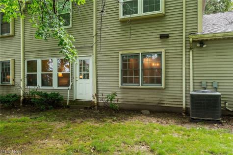 1338 Fox Run Drive Youngstown OH 44512