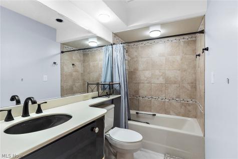1338 Fox Run Drive Youngstown OH 44512