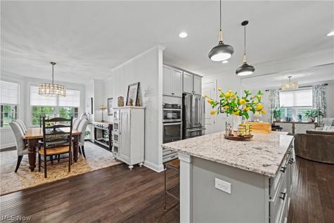 609 Burgess Circle Aurora OH 44202