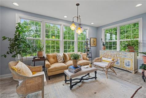 609 Burgess Circle Aurora OH 44202
