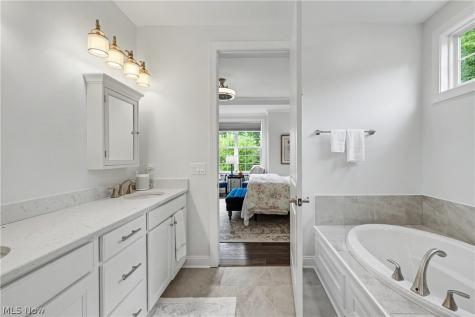 609 Burgess Circle Aurora OH 44202