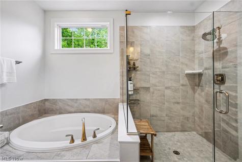 609 Burgess Circle Aurora OH 44202