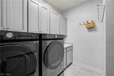 609 Burgess Circle Aurora OH 44202
