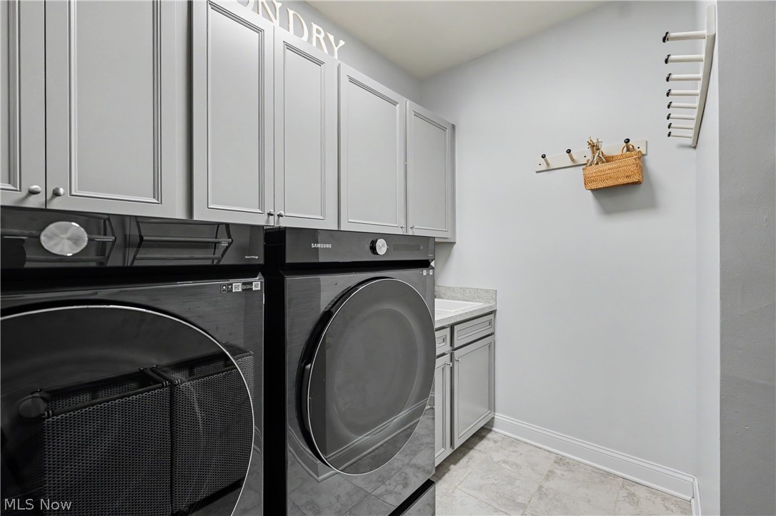 609 Burgess Circle Aurora OH 44202