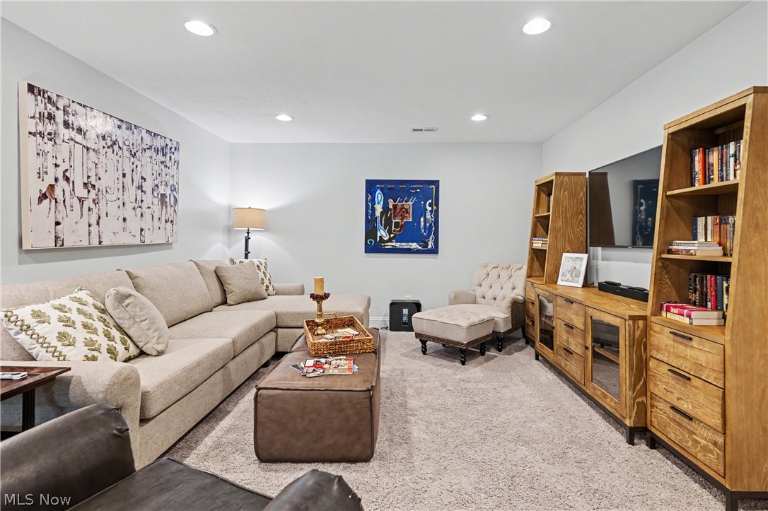 609 Burgess Circle Aurora OH 44202