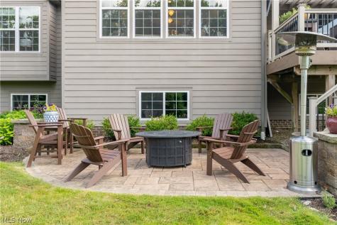 609 Burgess Circle Aurora OH 44202