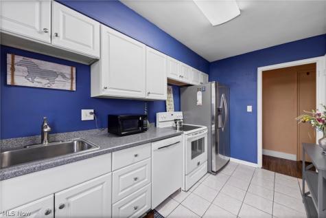 11820 Edgewater Drive Lakewood OH 44107