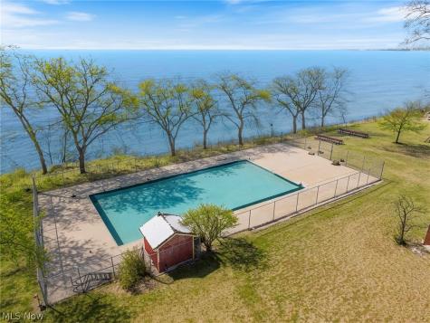 11820 Edgewater Drive Lakewood OH 44107