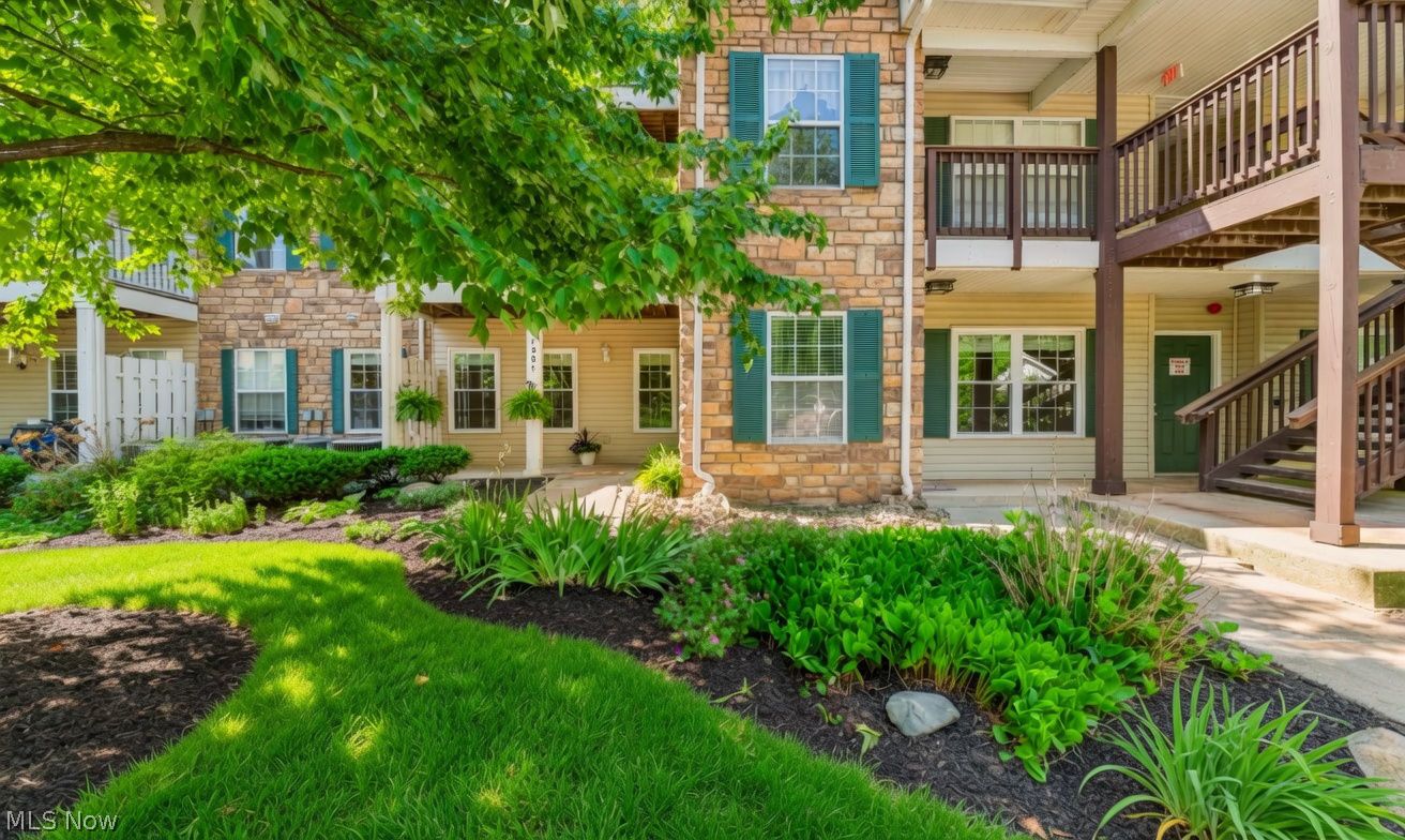 Strongsville OH, 14904 Lenox Drive, Unit 504