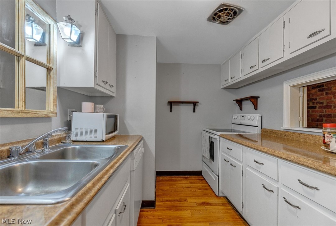 6985 Carriage Hill Drive Brecksville OH 44141
