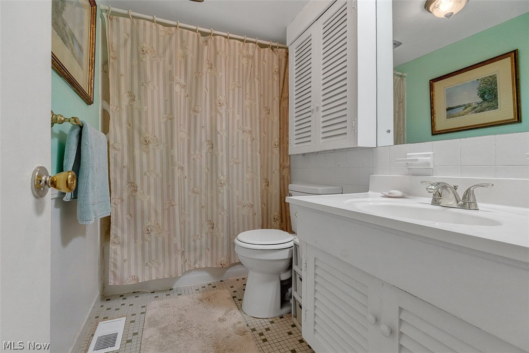 6985 Carriage Hill Drive Brecksville OH 44141