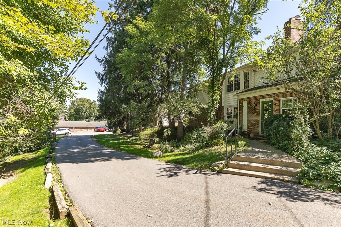 6985 Carriage Hill Drive Brecksville OH 44141