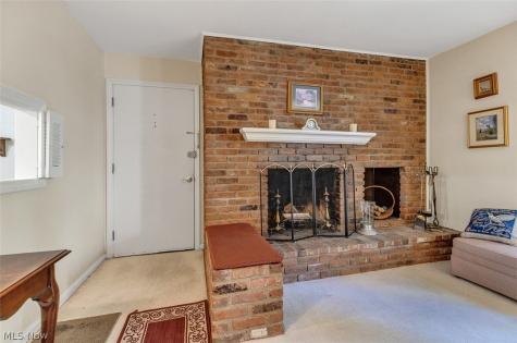 6985 Carriage Hill Drive Brecksville OH 44141