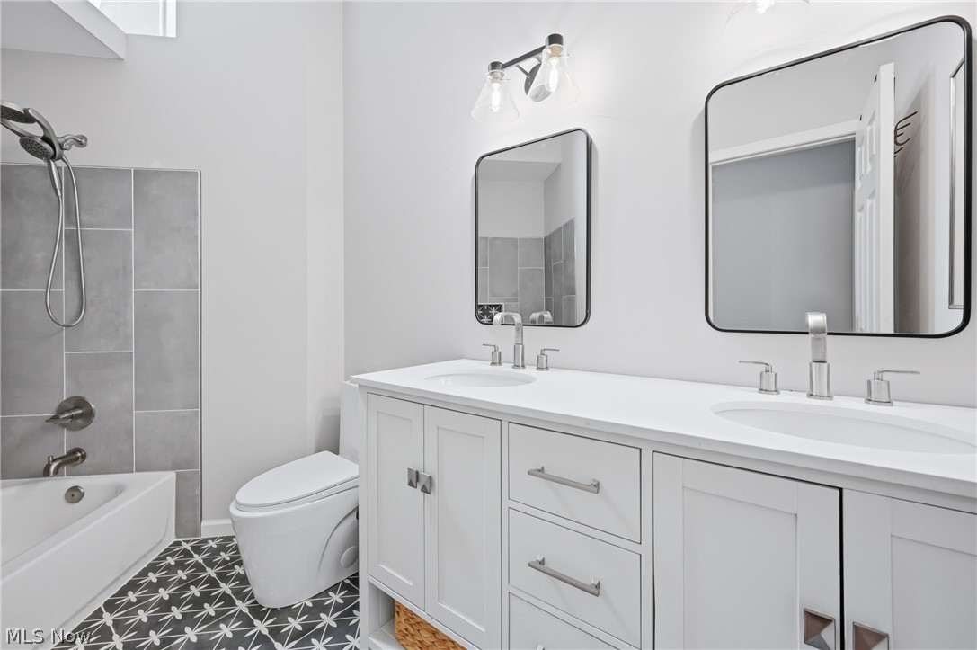 347 N Bayshore Drive Columbiana OH 44408