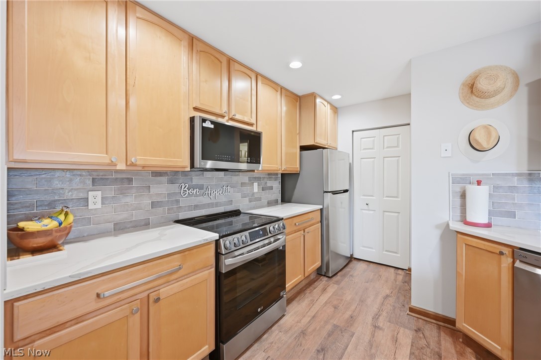347 N Bayshore Drive Columbiana OH 44408