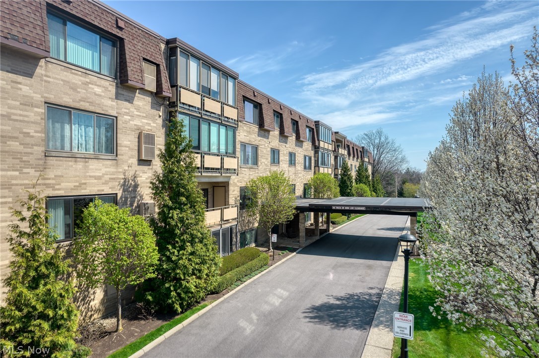 25805 Fairmount Boulevard Beachwood OH 44122