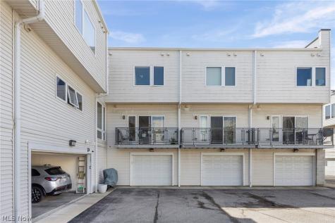 7306 Marina Court Cleveland OH 44102