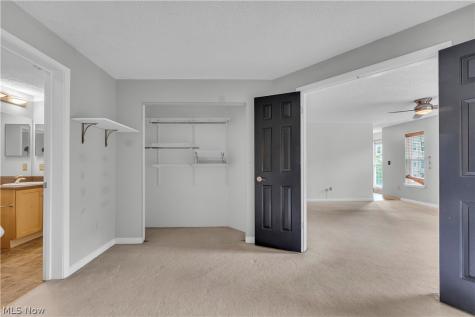 180 Fox Hollow Drive Mayfield Heights OH 44124