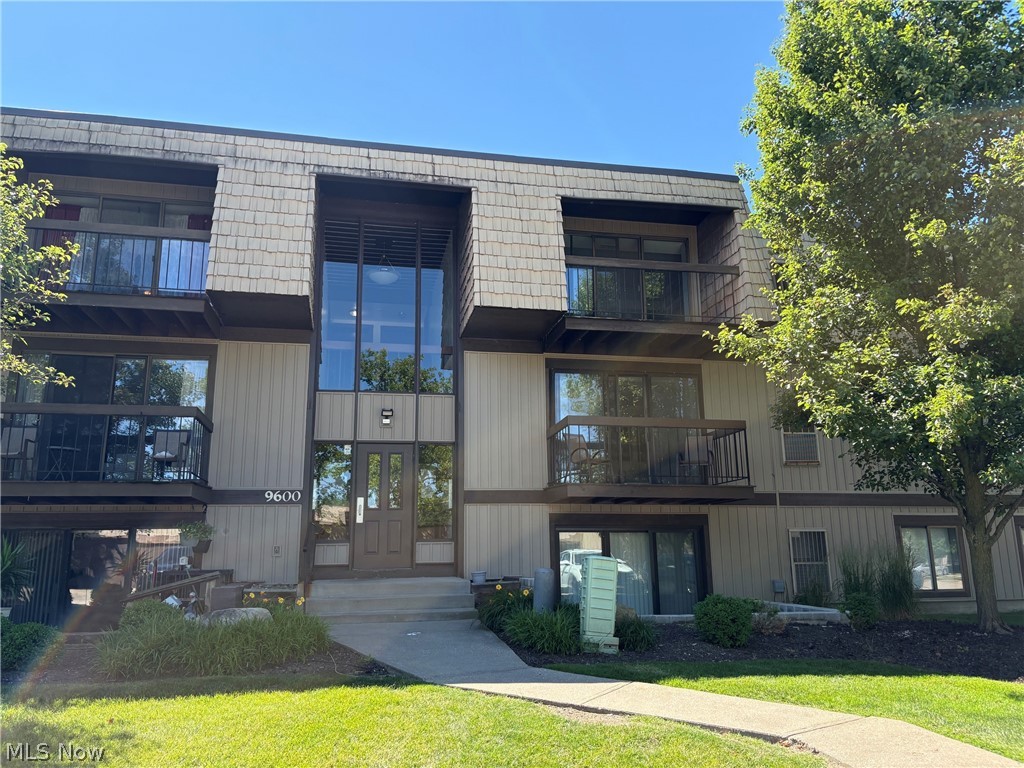 9600 Cove Drive North Royalton OH 44133