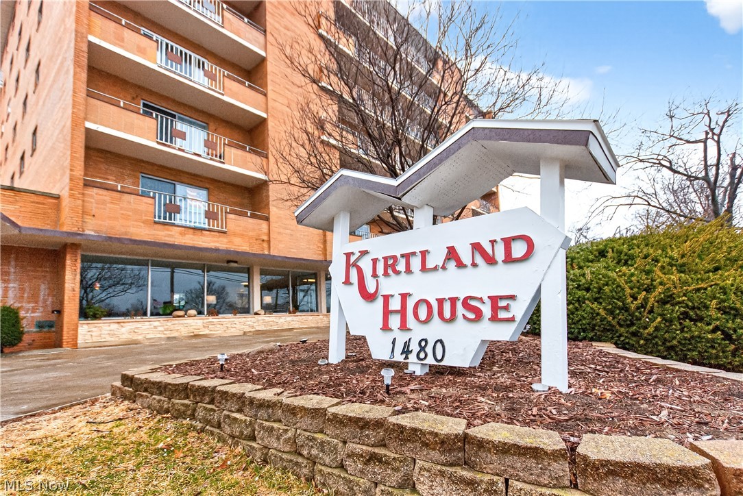 1480 Warren Road Lakewood OH 44107