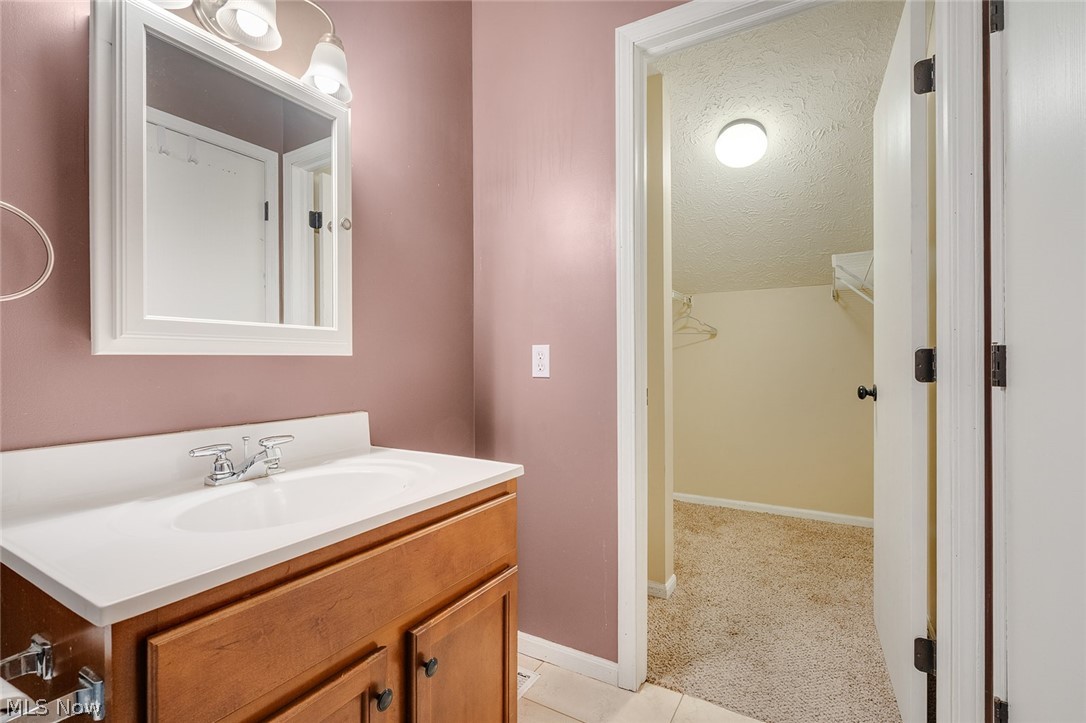 3277 Pheasant Run Road Cortland OH 44410
