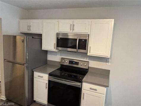 146 Marian Lane Berea OH 44017