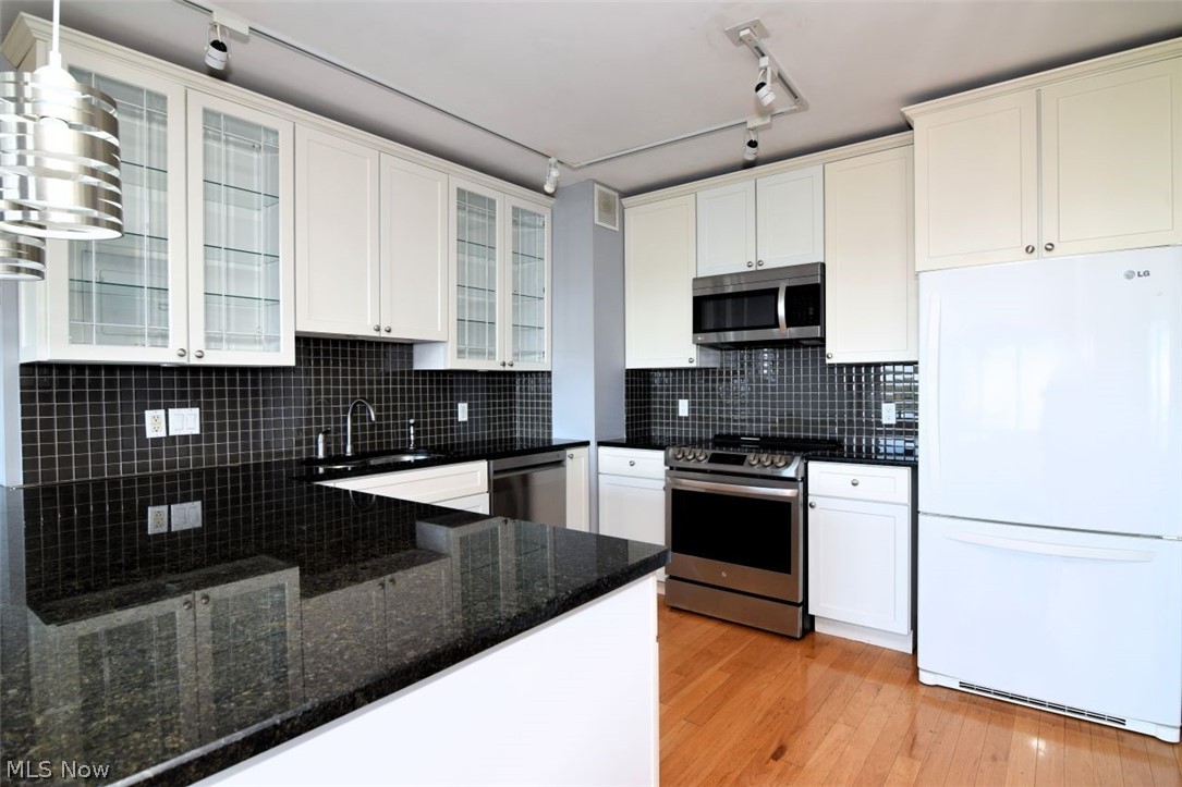 1 Bratenahl Place Bratenahl OH 44108