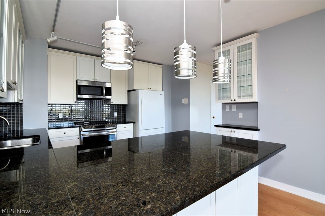 1 Bratenahl Place Bratenahl OH 44108