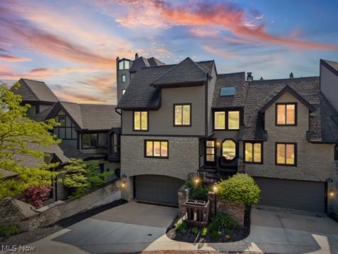 410 Darbys Run Bay Village OH 44140