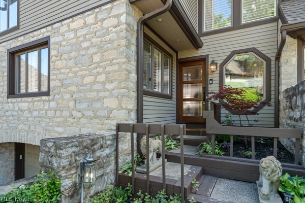 410 Darbys Run Bay Village OH 44140