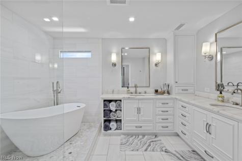 410 Darbys Run Bay Village OH 44140