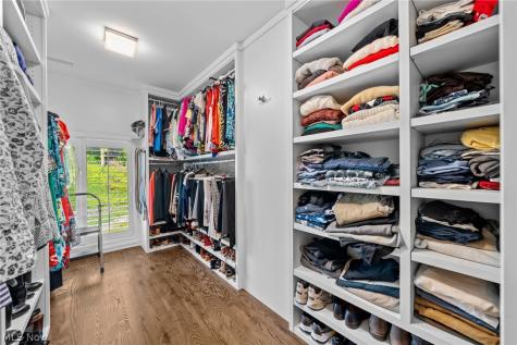410 Darbys Run Bay Village OH 44140
