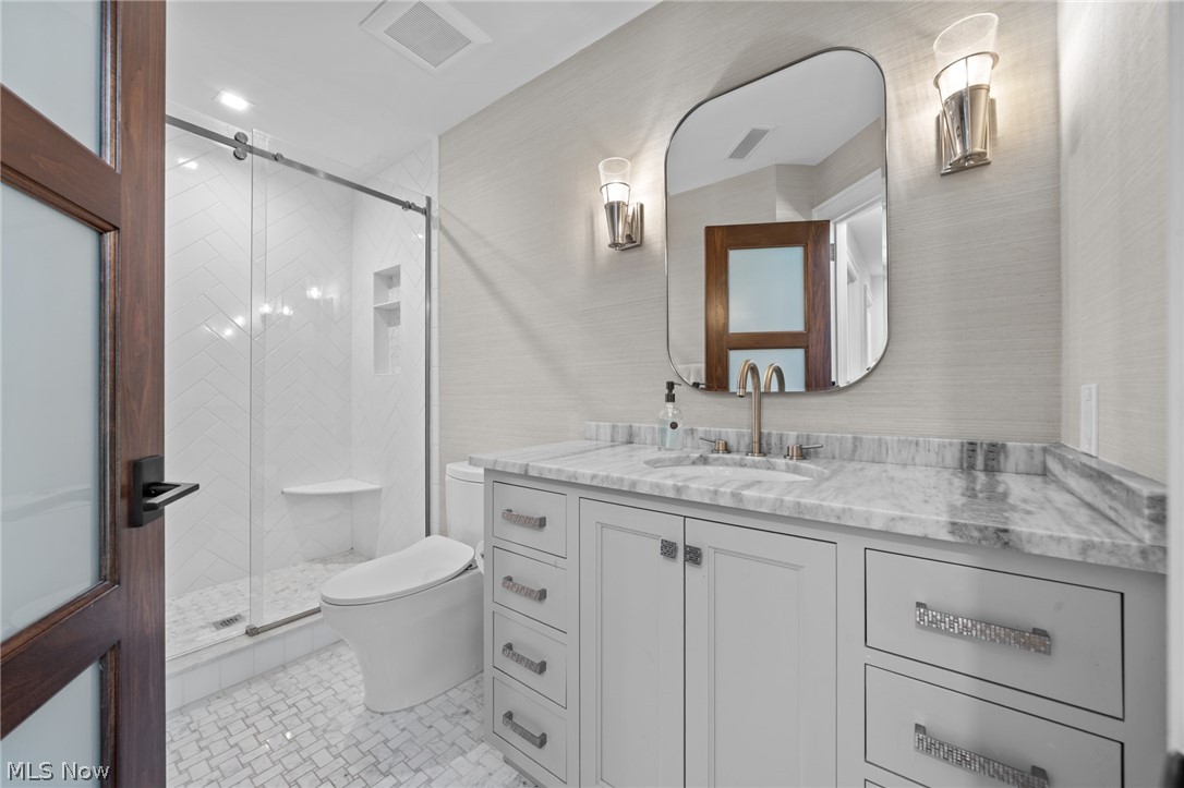 410 Darbys Run Bay Village OH 44140