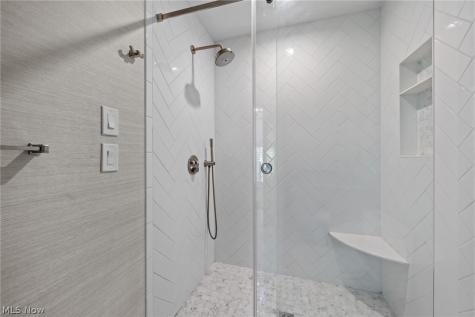 410 Darbys Run Bay Village OH 44140