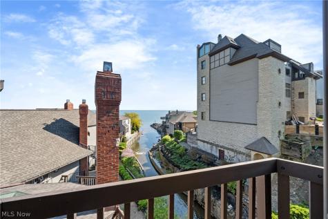 410 Darbys Run Bay Village OH 44140