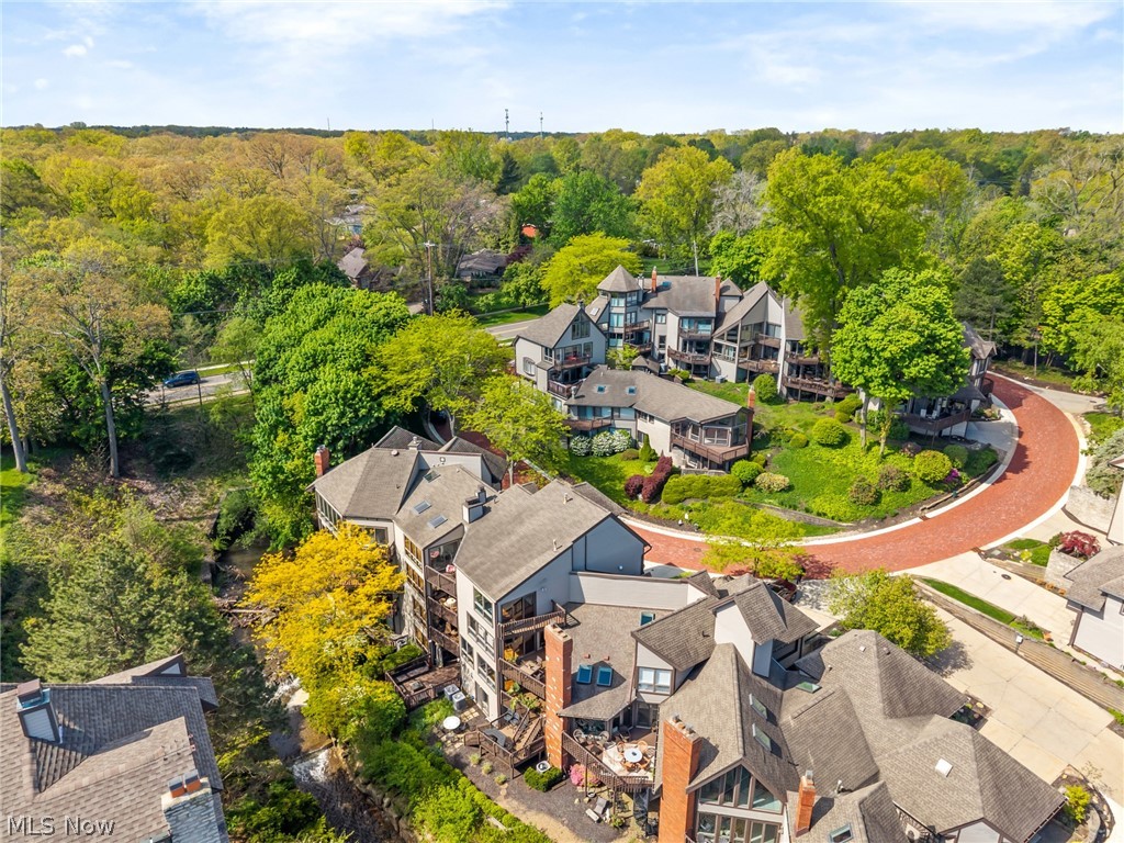 410 Darbys Run Bay Village OH 44140