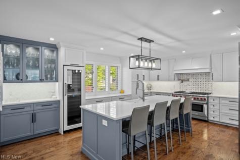 410 Darbys Run Bay Village OH 44140