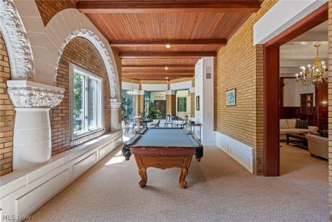 410 Darbys Run Bay Village OH 44140